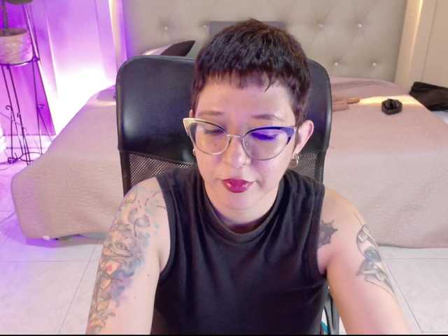 chloe-rosse live cam on BongaCams