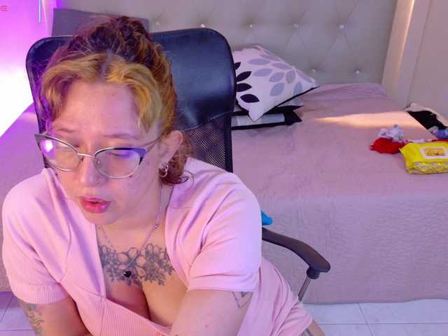 chloe-rosse live cam on BongaCams