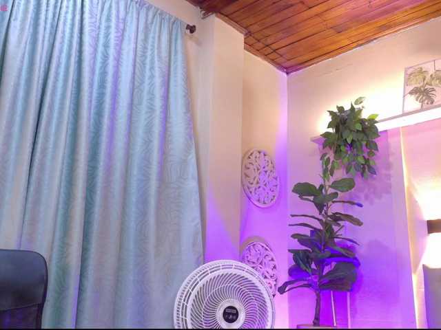 chloe-rosse live cam on BongaCams