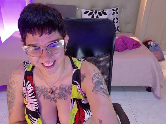 chloe-rosse live cam on BongaCams