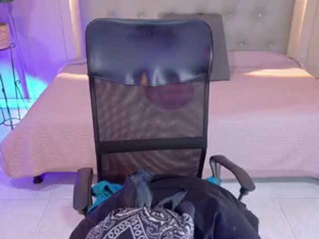 chloe-rosse live cam on BongaCams