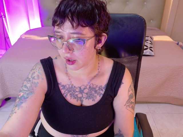 chloe-rosse live cam on BongaCams