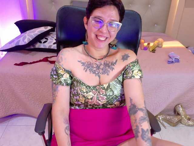 chloe-rosse live cam on BongaCams
