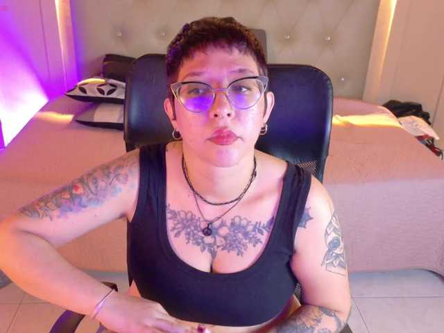 chloe-rosse live cam on BongaCams