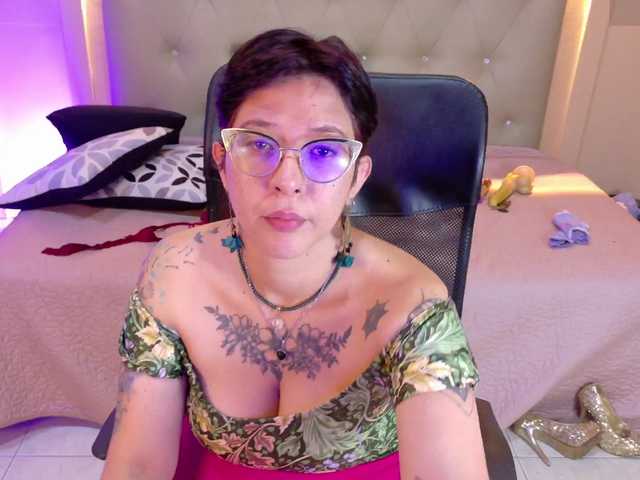 chloe-rosse live cam on BongaCams
