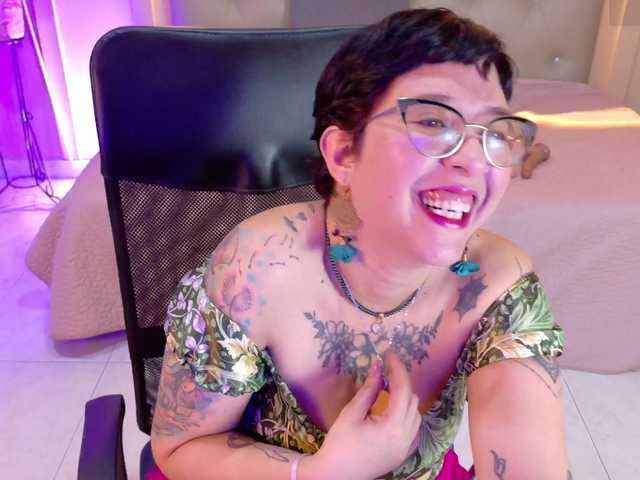chloe-rosse live cam on BongaCams