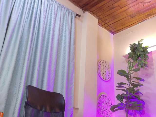 chloe-rosse live cam on BongaCams