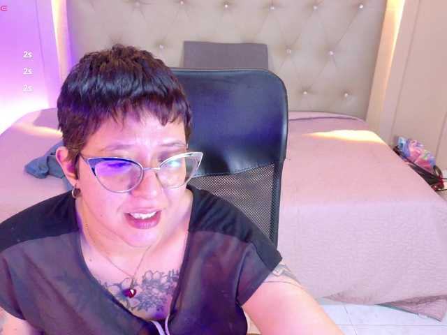 chloe-rosse live cam on BongaCams