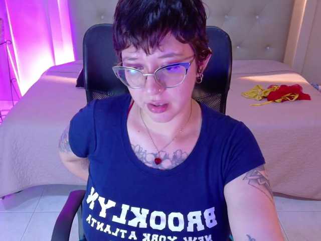 chloe-rosse live cam on BongaCams