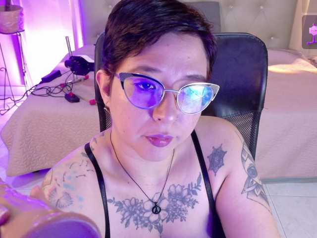 chloe-rosse live cam on BongaCams
