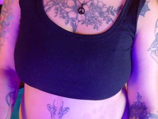 chloe-rosse live cam on BongaCams