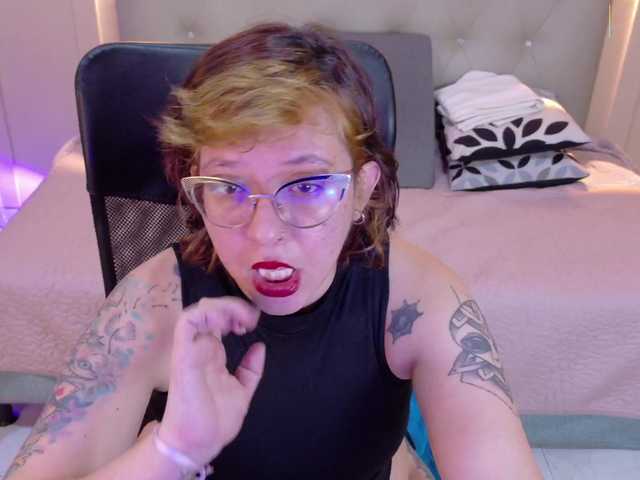 chloe-rosse live cam on BongaCams