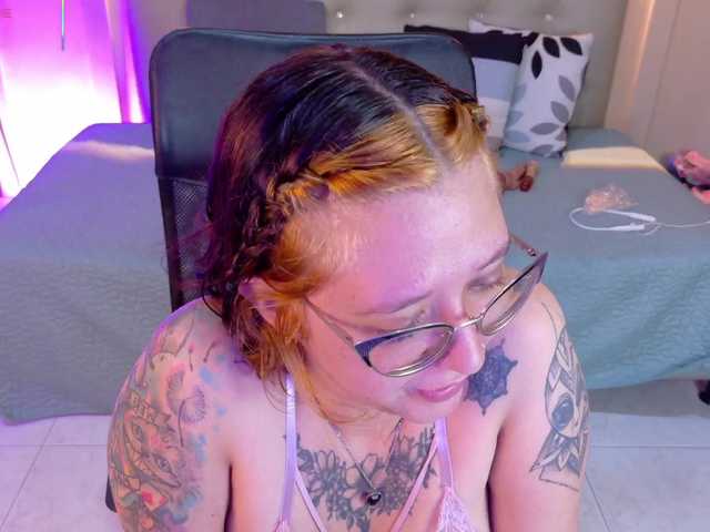 chloe-rosse live cam on BongaCams