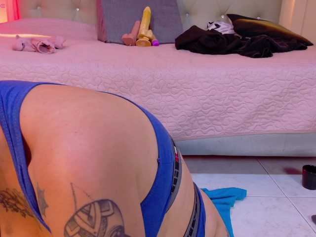 chloe-rosse's BongaCams show and profile