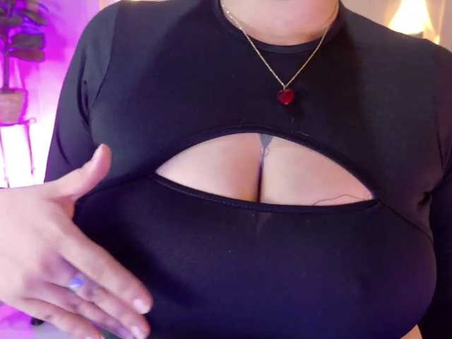 chloe-rosse live cam on BongaCams
