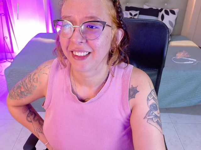 chloe-rosse live cam on BongaCams