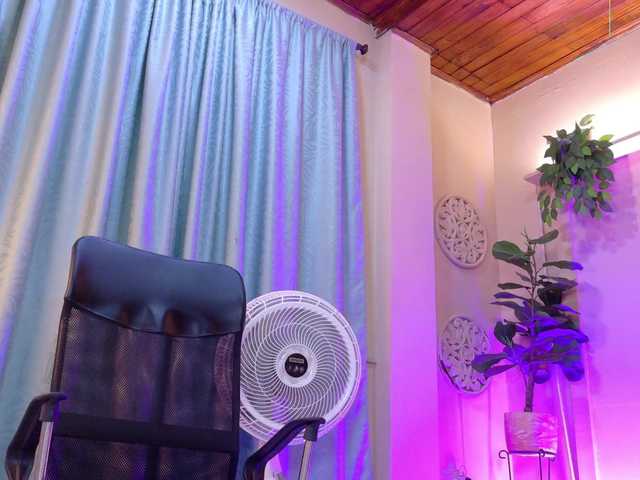 chloe-rosse live cam on BongaCams