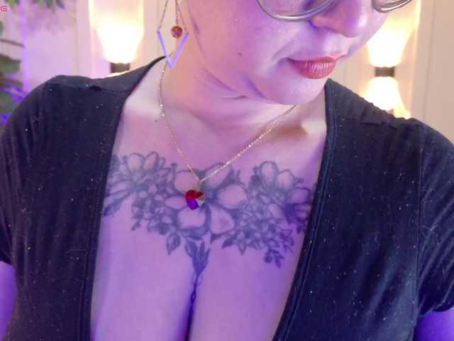 chloe-rosse live cam on BongaCams