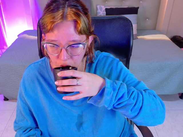 chloe-rosse live cam on BongaCams