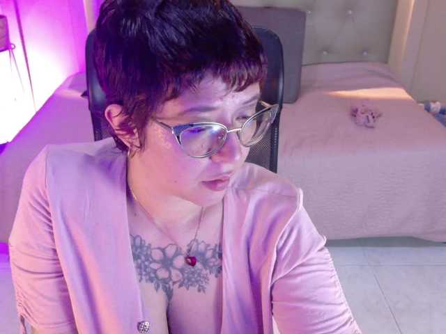 chloe-rosse live cam on BongaCams