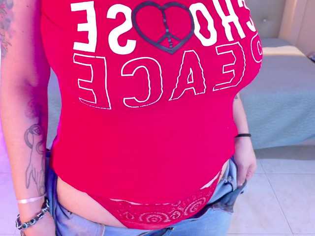chloe-rosse live cam on BongaCams