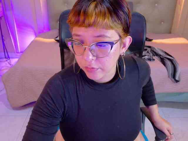 chloe-rosse's live room