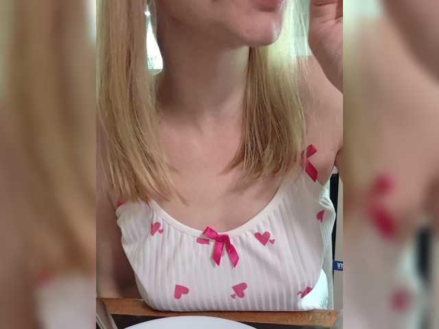MaryWoooW live webcam show