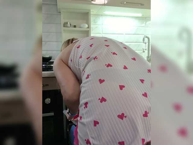MaryWoooW live webcam show
