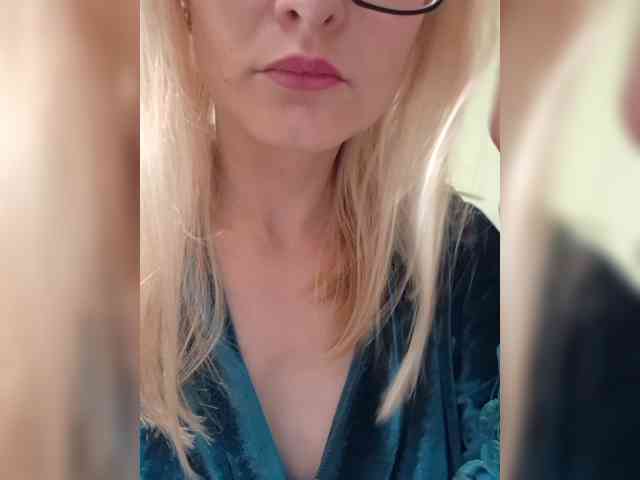 MaryWoooW webcam