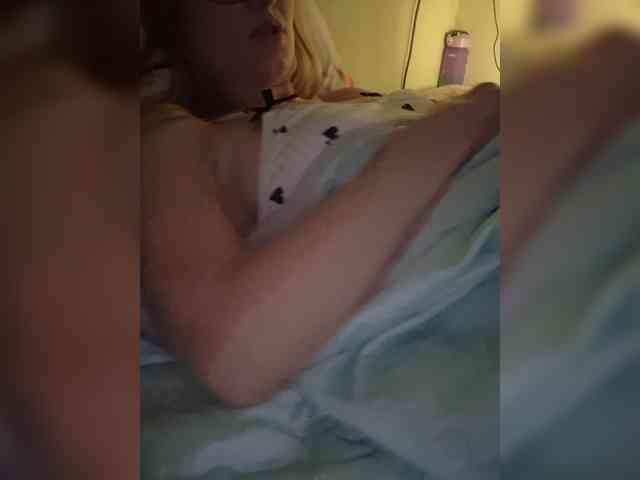 MaryWoooW webcam