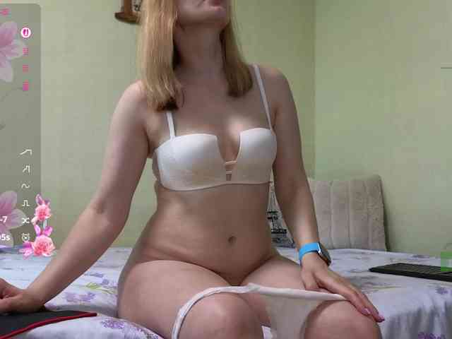 MaryWoooW webcam