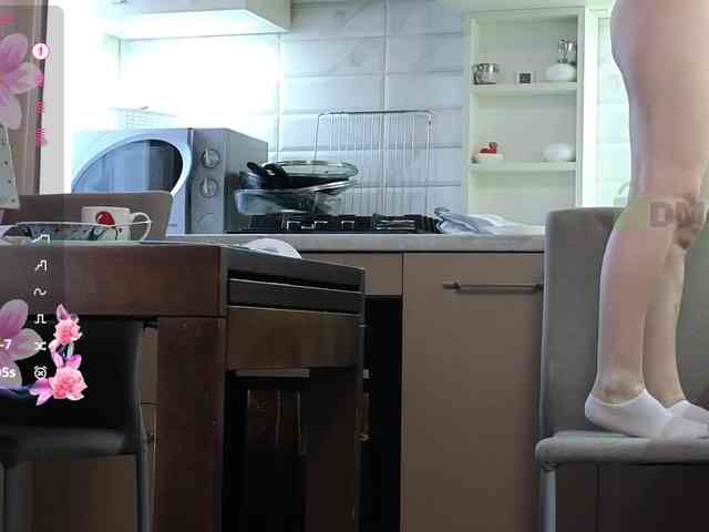 MaryWoooW webcam