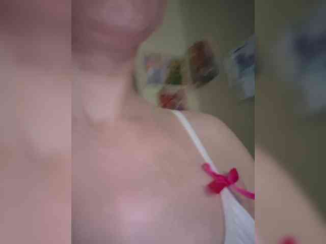 MaryWoooW webcam