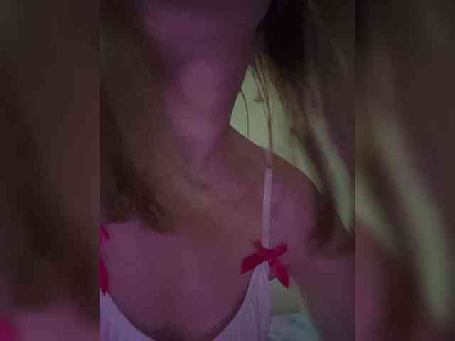 MaryWoooW webcam