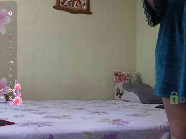MaryWoooW webcam