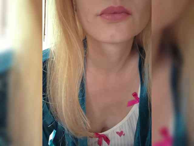 MaryWoooW webcam