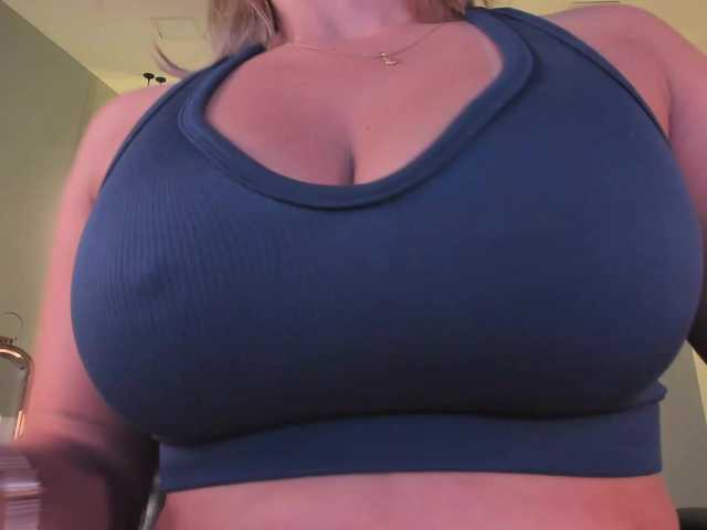 KylaMorrison live webcam show