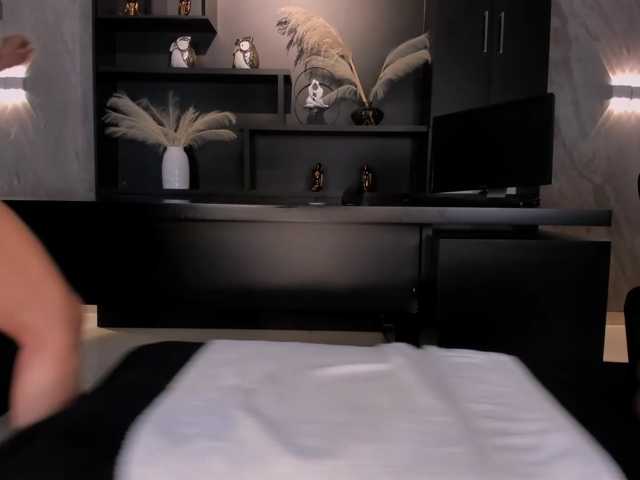 KylaMorrison live cam preview