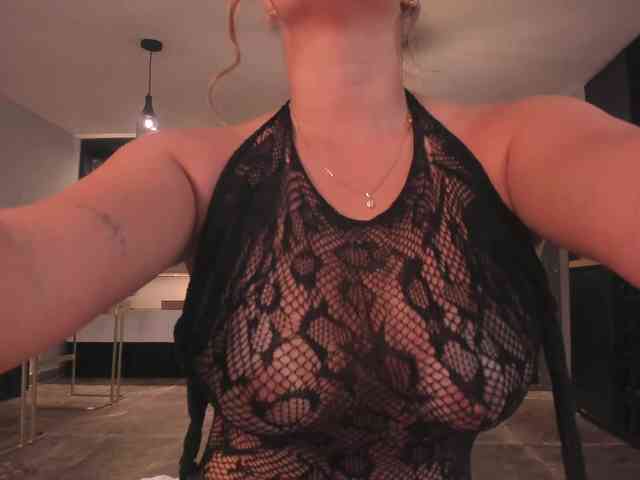 Kylamorrison's cam show statistics and live stream
