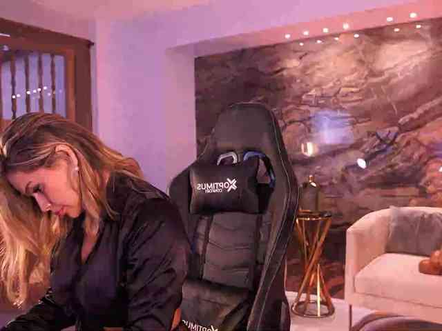 KylaMorrison webcam