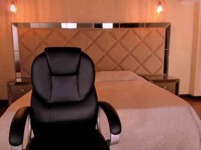 KylaMorrison webcam