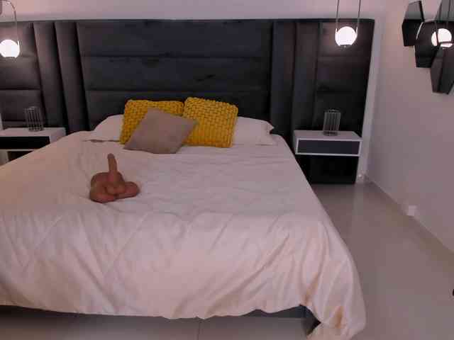 KylaMorrison webcam