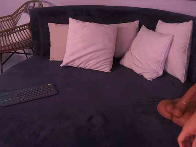 KylaMorrison webcam