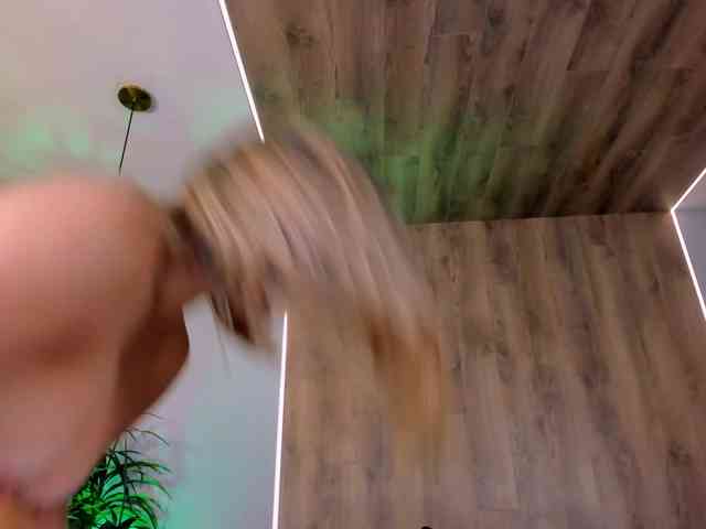 Modelo: KylaMorrison