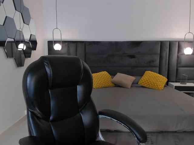 KylaMorrison webcam