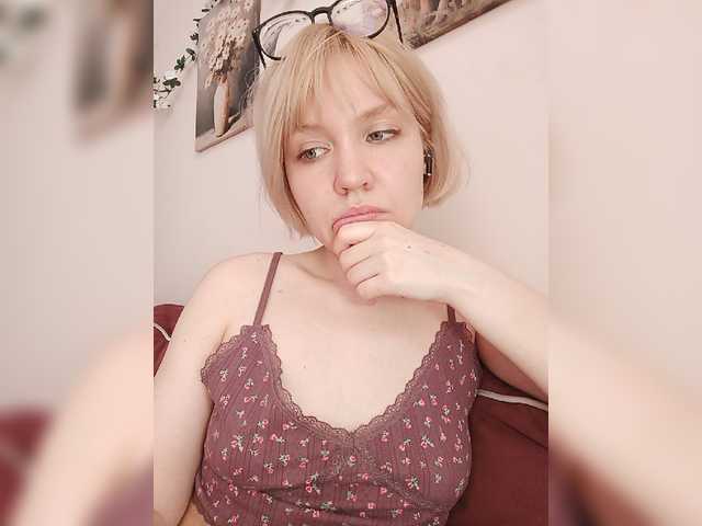 Tikoffka's BongaCams show and profile