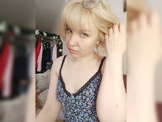 Tikoffka live cam on BongaCams