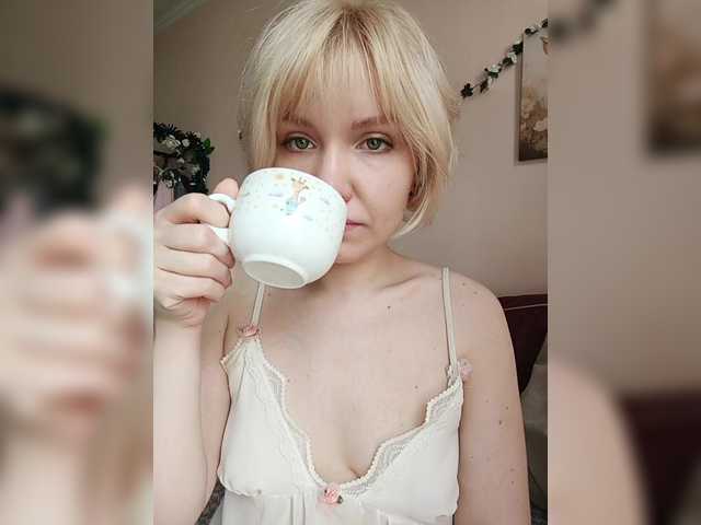 Tikoffka live cam on BongaCams