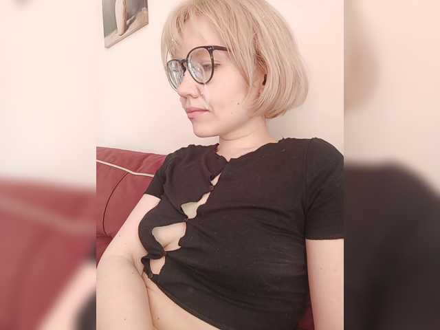 Tikoffka's BongaCams show and profile