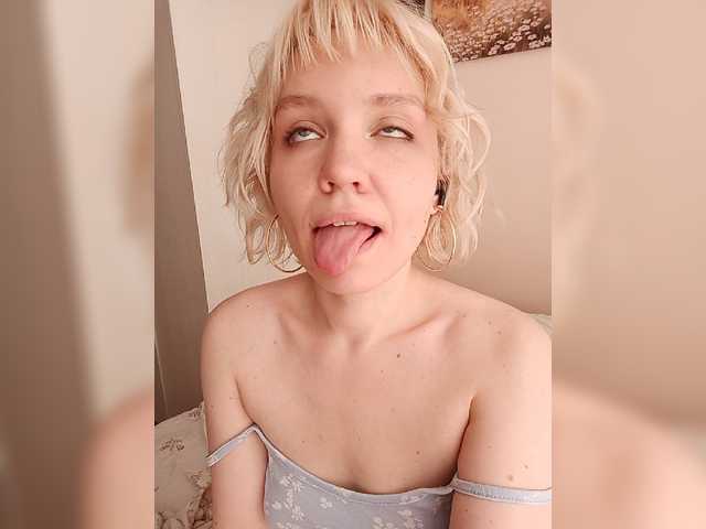Tikoffka live cam on BongaCams